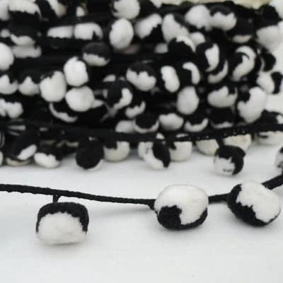 Galon noir à pompons blanc dalmatien