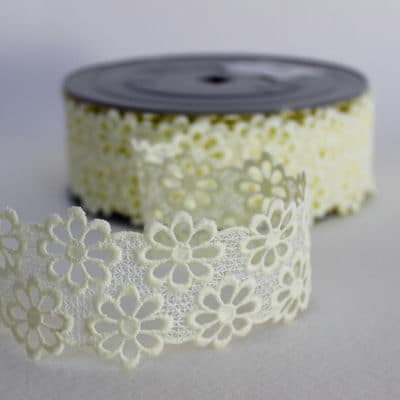 Embossed lace fabric vanilla