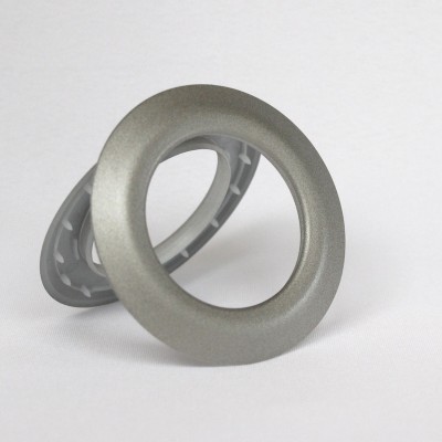 Plastic eyelets pearly silver