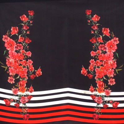 Panneau de tissu satin noir à rayures et double bouquet de roses