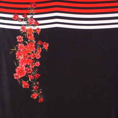 Panneau de tissu satin noir à rayures et bouquet de roses