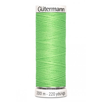 Green sewing thread Gütermann 153