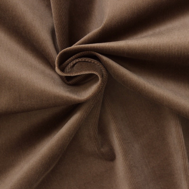 Tissu en velours côtelé brun châtaigne