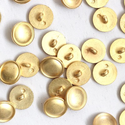 Vintage button with metal aspect - gold