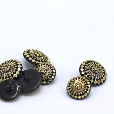 Button with metal aspect - gold and ecru with red flower