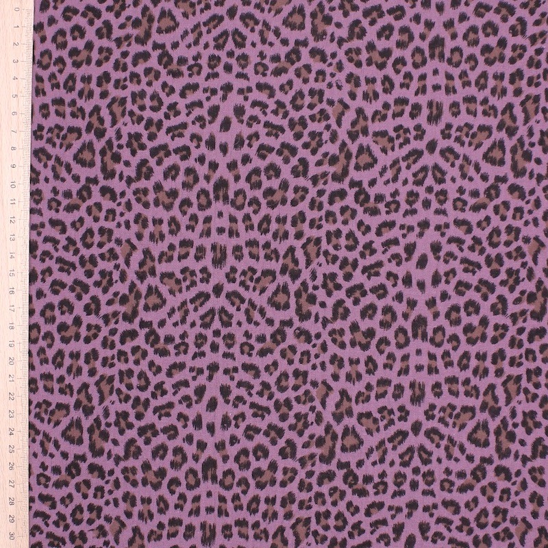 Tissu double gaze de coton mauve à motif léopard