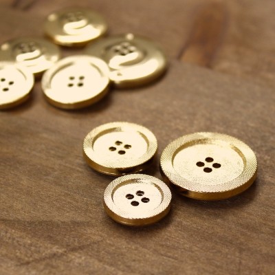 Button with metal aspect - gold