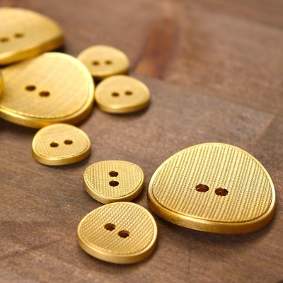Button with metal aspect - gold 