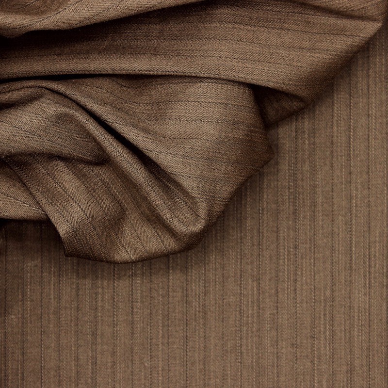Tissu en coton stretch à chevron ligné