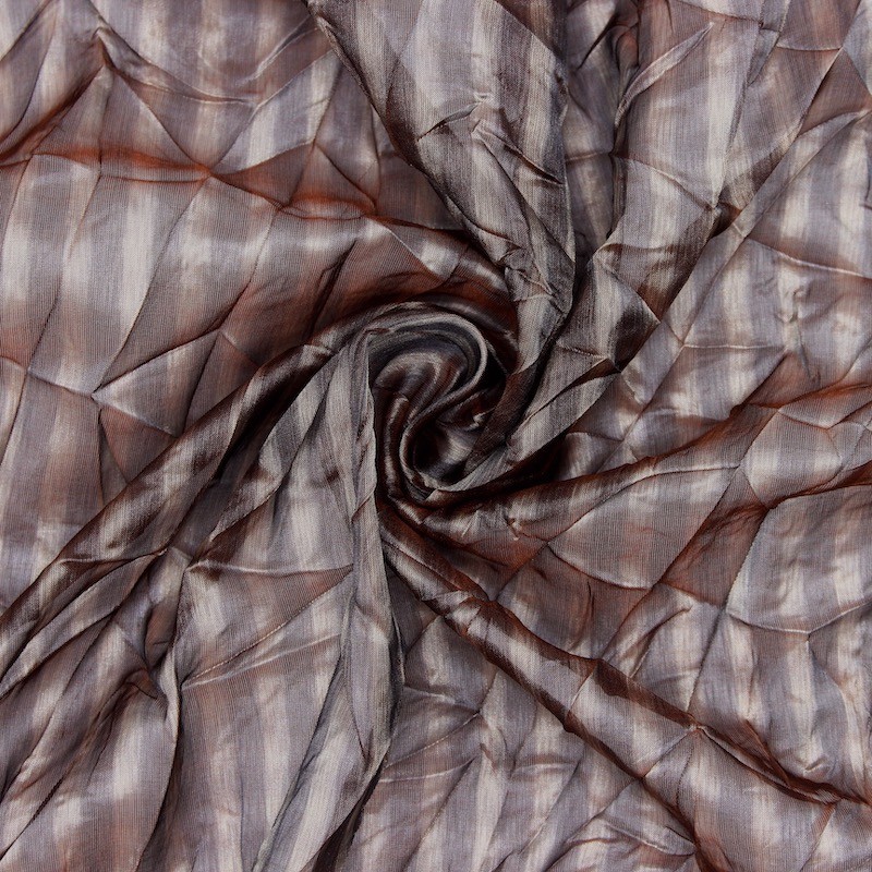 Crumpled polyester veil with stripes
