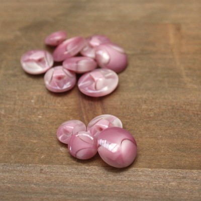 Oval resin button - pink