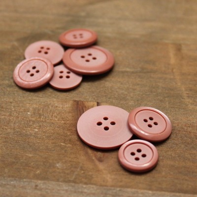 Round resin button  - blush pink 