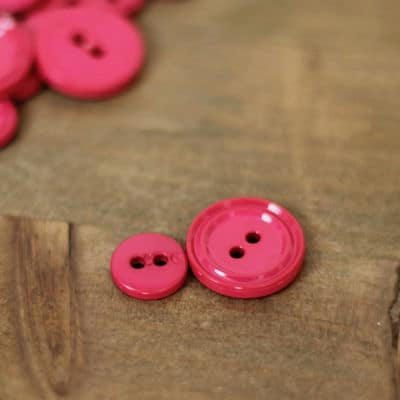 Round resin button - fuchsia