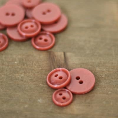 Round resin button - marsala