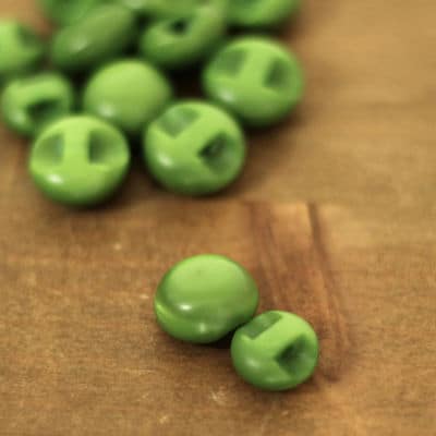 Resin button - apple green