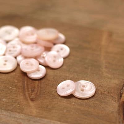 Resin button with spiral pattern - pink