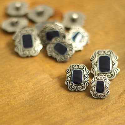 Button with silver metal aspect - dark blue