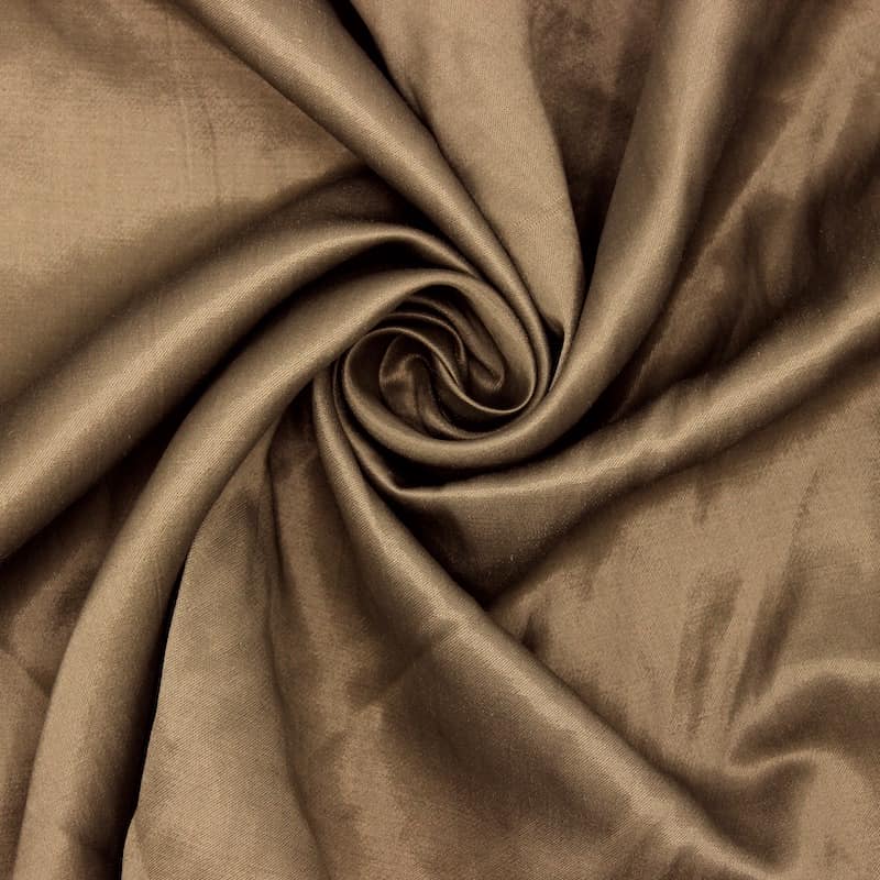 Tissu vestimentaire brun