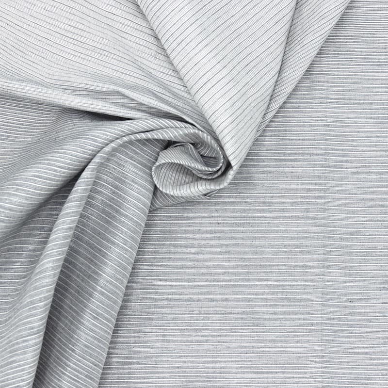 Tissu vestimentaire gris à rayures