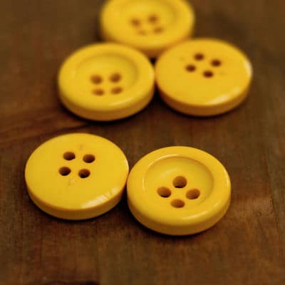 Resin button - chick yellow