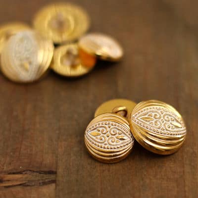 Button with metal aspect - gold