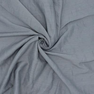Tissu vestimentaire gris à fines rayures