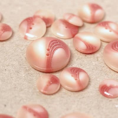 Fantasy resin button - salmon pink