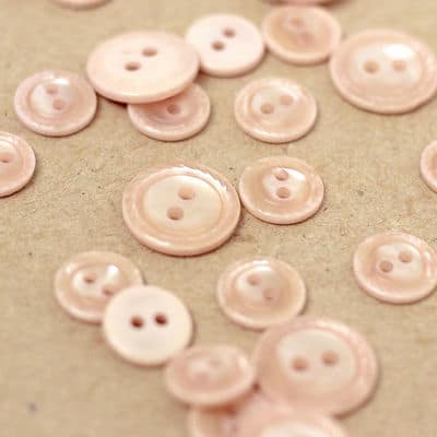 Fantasy pearly resin button - old pink