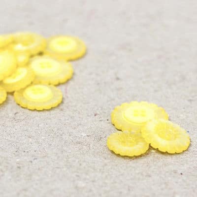 Bouton fleur en résine jaune pastel