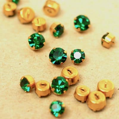 Vintage button - emerald and golden metal