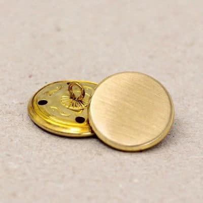 Button in polished metal - gold