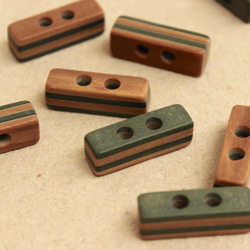 Striped toggle resin button - green and hazelnut brown