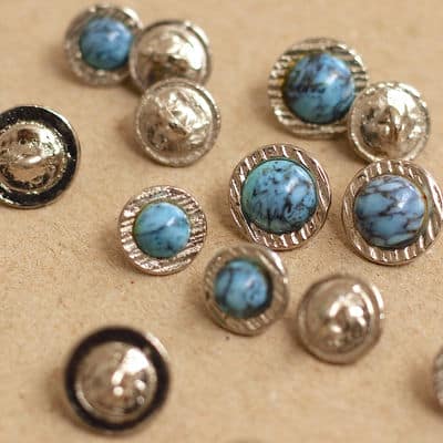 Cabochon button with silver and marbled blue