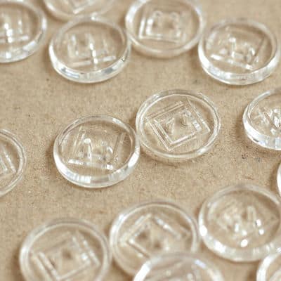 Round resin button - transparent