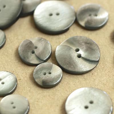 Round pearly button - grey 