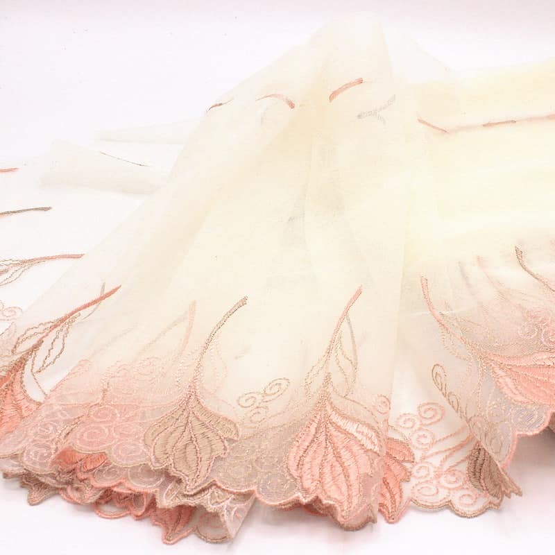 Tulle brodé feuilles - rose 