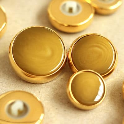 Vintage button - pearly and gold 