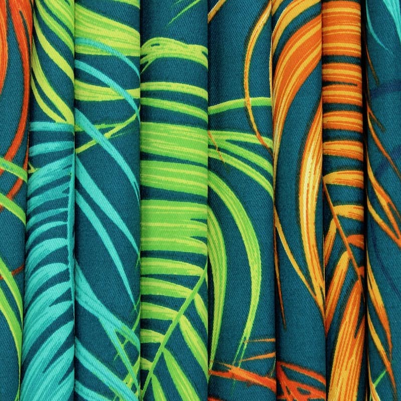 Twill weave cloth with foliage pattern - multicolored