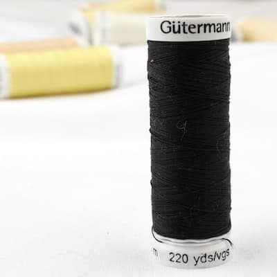 Black sewing thread Gütermann 000