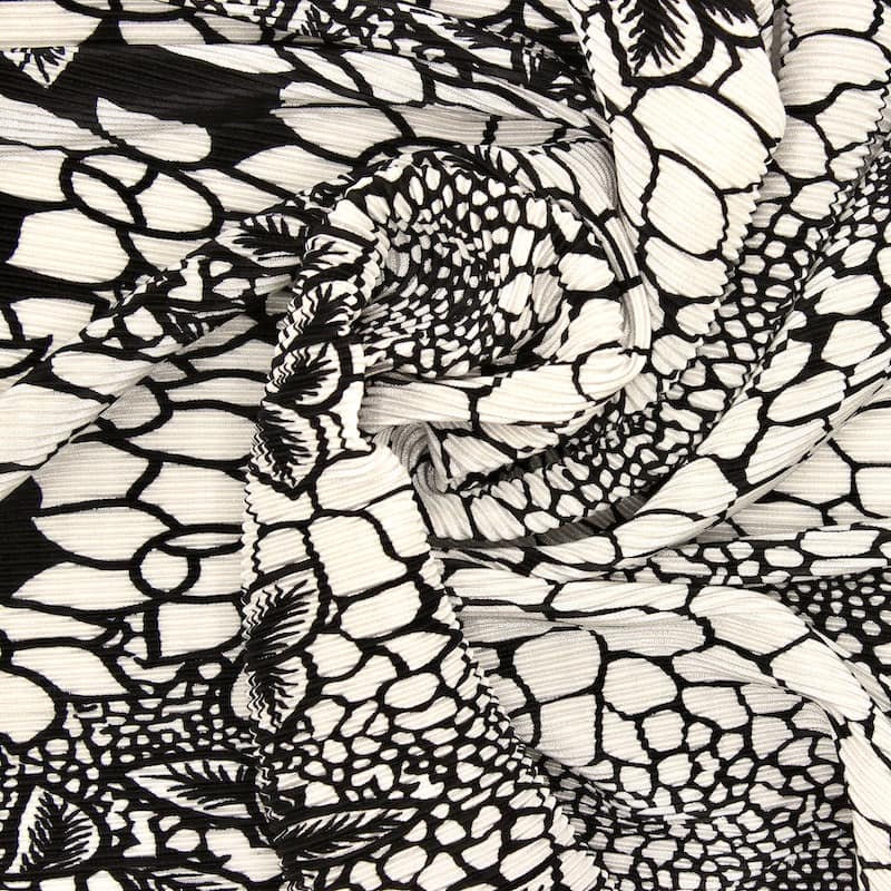Plissé fabric in polyester - black and white