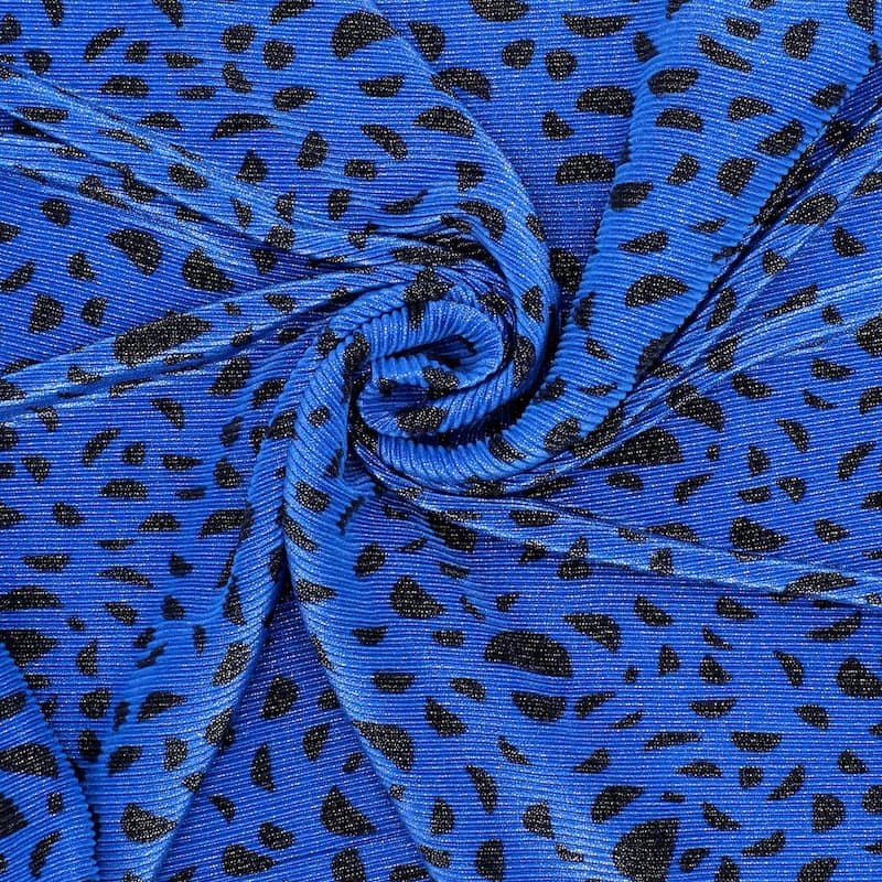 Plissé fabric with half blue