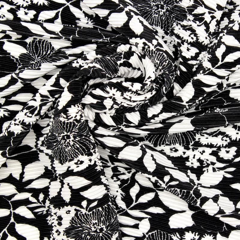 Plissé fabric in polyester with flowers - black and white 