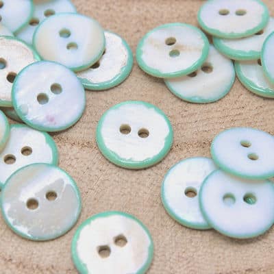 Pearly button  with turquoise edge