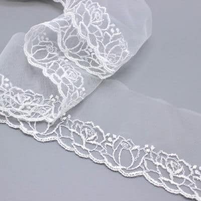 Embroidered tulle - white