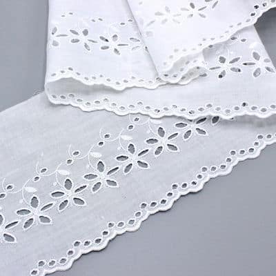 Broderie anglaise