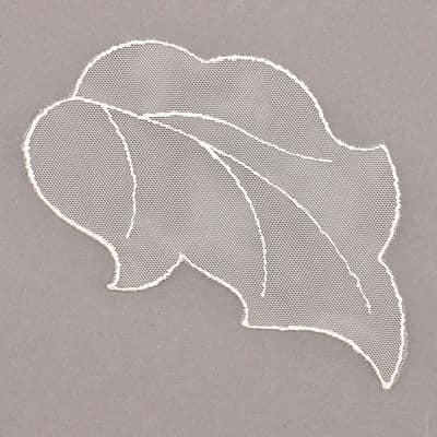 Embroidered leave on tulle - white