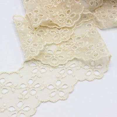 Embroidered cotton tulle with flowers - off-white