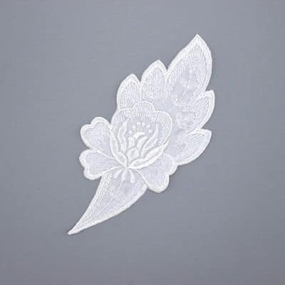 Embroidered flower to sew