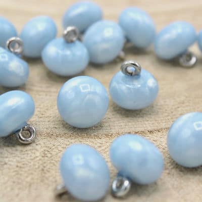 Round button - pearly sky blue