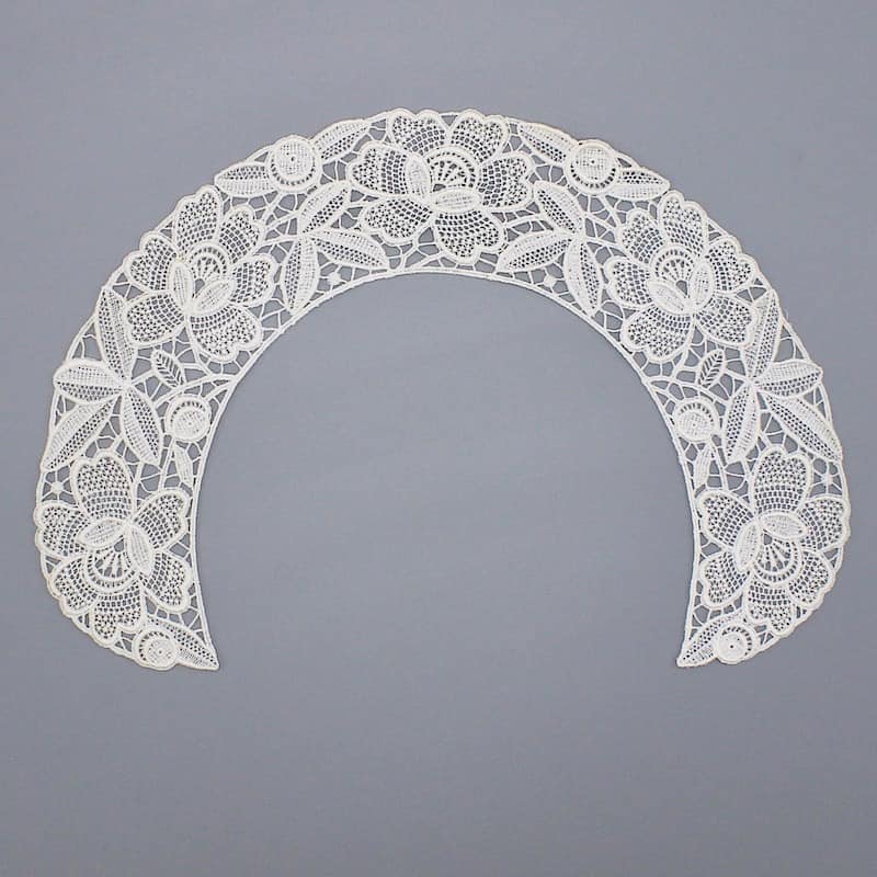 Lace collar - off-white
